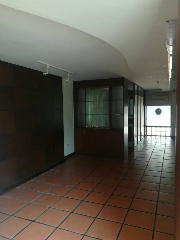 For rent, Retail space in commercial building, 40 sq.m , 1 k.m. from BTS Phrom Phong