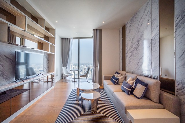 Magnolias Waterfront Residenced, Luxury condo on the Chao Phraya River, near BTS Saphan Taksin.