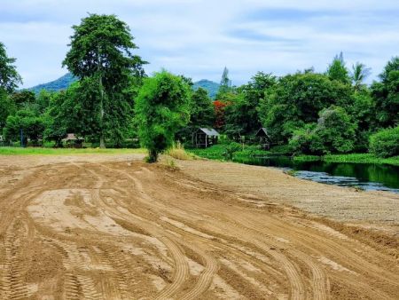 ขาย ที่ดิน ที่ดินไม่ต้องถม สร้างบ้านได้เลยแปลงแม่น้ำเพชร 100 ตร.วา เหมาะเป็นสถานที่พักผ่อน หรือบ้านพักตากอากาศ