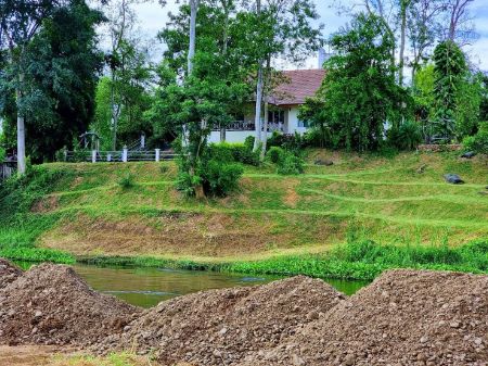 ขาย ที่ดิน ที่ดินไม่ต้องถม สร้างบ้านได้เลยแปลงแม่น้ำเพชร 100 ตร.วา เหมาะเป็นสถานที่พักผ่อน หรือบ้านพักตากอากาศ