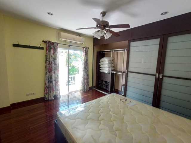 For Rent : Chalong luxury pool villa, 3 bedrooms 3 bedrooms, 300 sqm.