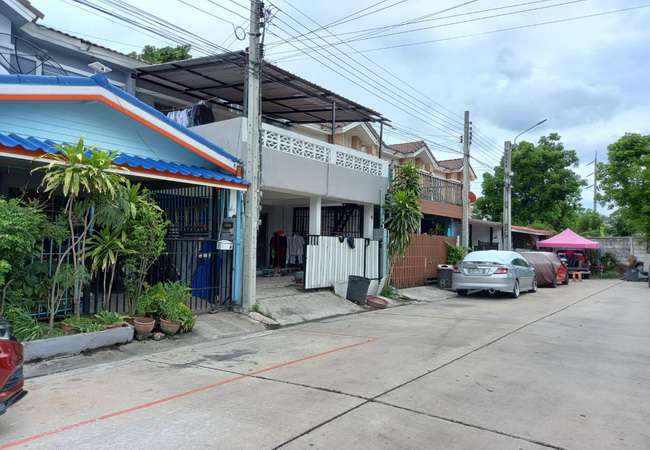 ขายทาวน์เฮ้าส์ พฤกษา 51 ซอยฉลองกรุง 53 ถนนฉลองกรุง เขตลาดกระบัง กรุงเทพมหานคร