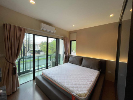ให้เช่า บ้านเดี่ยว สไตล์โมเดิร์น 3 ห้องนอน Burasiri Wongwean-Onnut 223 ตรม. 106 ตร.วา ใกล้ วงแหวนรอบนอก