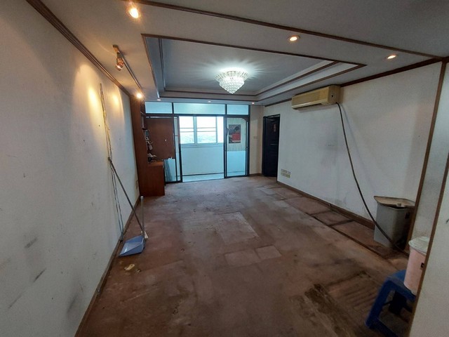 ขายห้องมุม คอนโดทรัพย์แก้วทาวเวอร์ ห้วยขวาง ชั้น 22 ขนาด 62 ตรม.2 ห้องนอน 1 ห้องน้ำ  เดินทาง 5 นาที  ถึง  MRT  ห้วยขวาง