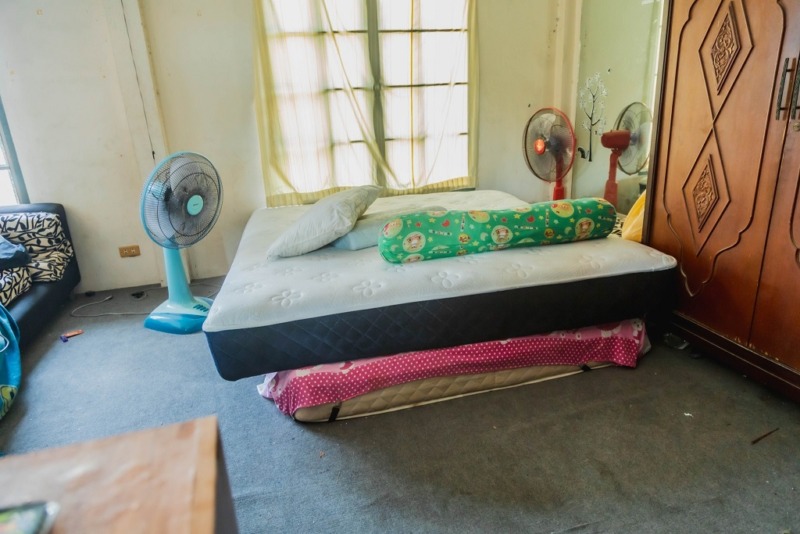 81924 – ขายด่วน! ที่ดิน 217.7 ตร.ว. พร้อมสิ่งปลูกสร้างและสระว่ายน้ำ หมู่บ้านคุณาลัย สาย 4 ทวีวัฒนา