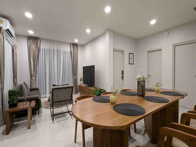 ให้เช่าบ้านเดี่ยว ตกแต่งหรูเฟอร์ครบพร้อมอยู่ หมู่บ้าน เซนโทร บางนา ใกล้ เมกาบางนา