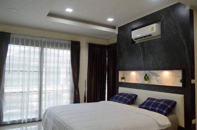 LVGr4200 ขาย Pool Villa  หมู่บ้าน วิลล่าเอเซียติค หนองปลาไหล ติดถนนเรียบรถไฟ