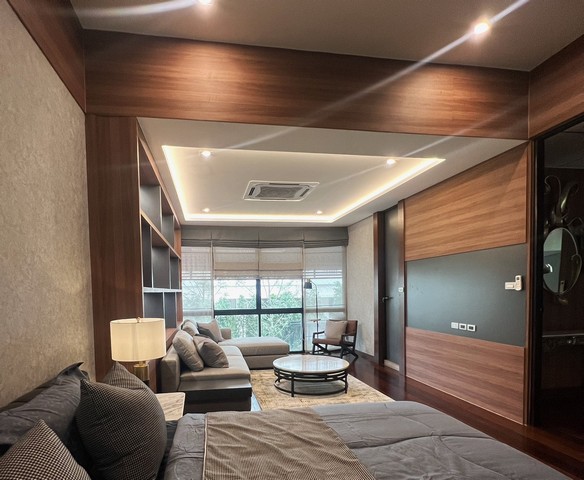 2 Storey House in Yen Akat (Sathorn) for Rent, 3bed 1working room + 1 maid’s room