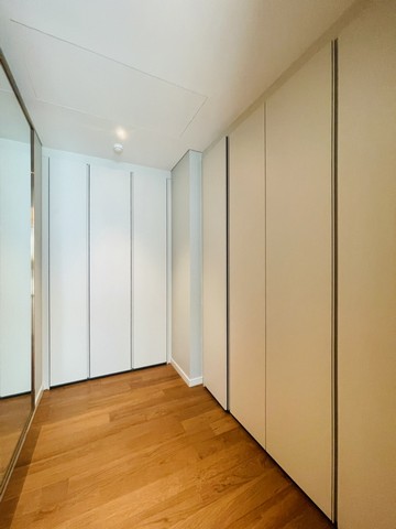 Super Luxury Residential Condo for Rent at Sindhorn Tonson, near BTS Ratchadamri