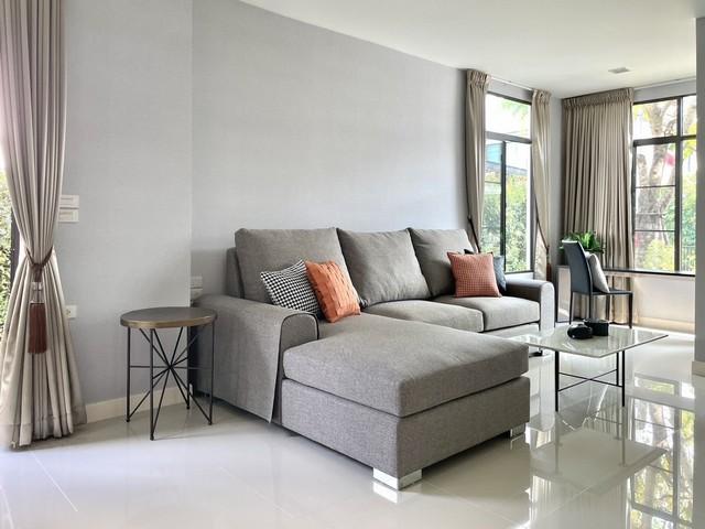 ให้เช่าบ้านเดี่ยว2 ชั้น  ถ. กาญจนาภิเษกหมู่บ้านมัณฑนา อ่อนนุช – วงแหวน 3 มี 4 ห้องนอน 3 ห้องน้ำ 2 ที่จอดรถ พื้นที่ใช้สอย 200 ตรม.