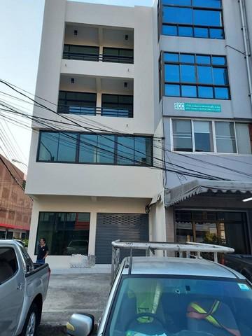 PON-63628 ให้เช่าอาคารพาณิชย์ 4 ชั้นหลังมุม รีโนเวทใหม่ ซอยรามคำแหง 140 ใกล้ BTS สายสีส้มสถานีน้อมเกล้า