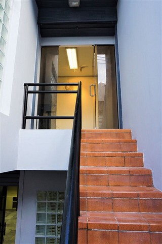 BS1108ให้เช่าทาวน์โฮม 3 ชั้น Renovate ใหม่ ใกล้ BTS พระโขนง เหมาะทำออฟฟิศ คลินิกเสริมความงาม