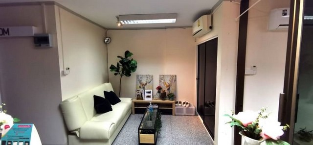 BS1108ให้เช่าทาวน์โฮม 3 ชั้น Renovate ใหม่ ใกล้ BTS พระโขนง เหมาะทำออฟฟิศ คลินิกเสริมความงาม