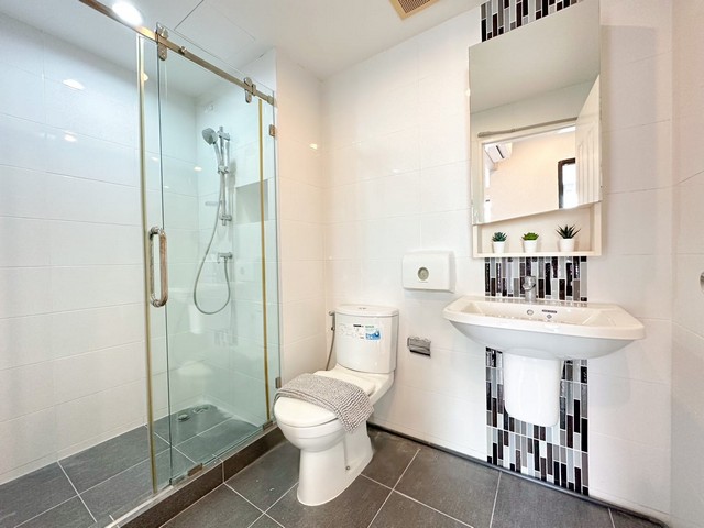 ขายคอนโด Niche Mono Bangna : เดอะ นิช โมโน บางนา  1 ห้องนอน 1 ห้องงน้ำ  ขนาด 42 ชั้น 8 อาคาร ซี ห้องแต่งสงยครบตรงปก