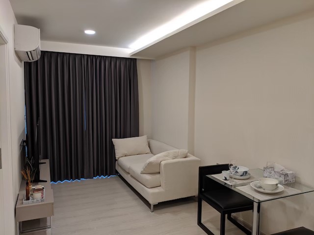 Vtara Sukhumvit 36 spacious peaceful 7th floor BTS Thonglor