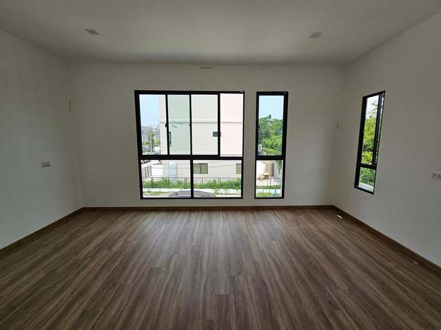 EPL-HR2074 ให้เช่าบ้านทาวน์เฮาส์ 3 ชั้น  ถ.กรุงเทพกรีฑา Patio พาทิโอ ศรีนครินทร์-พระราม9 บ้านมุม มี 4ห้องนอน 3ห้องน้ำ พื้นที่ใช้สอย 180 ตรม.