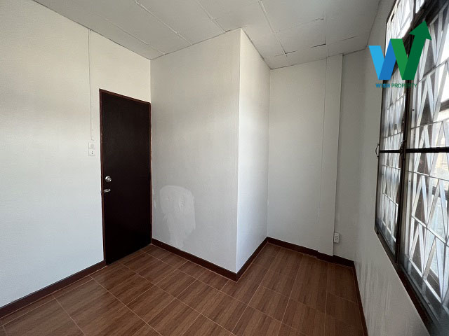 ทาวน์เฮ้าส์หมู่บ้านศรีเพชร เพชรเกษม 106 ( Sri Petch Soi 106 ) เนื้อที่ 20 ตารางวา