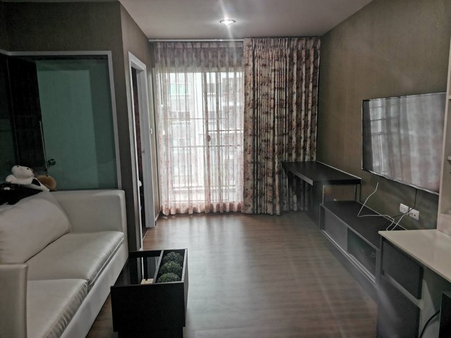 Condo ฮอลมาร์ค แจ้งวัฒนะ 17 ใหญ่ขนาด 34 SQ.M. 1 ห้องนอน 1900000 BAHT. ใกล้กับ – เซ็นทรัลแจ้งวัฒนะ – รพ.เวิลล์เมดิคอล – อิมแพค เมืองทองธานี – ศูนย์ราชการแจ้งวัฒนะ -ใกล้จุดขึ้นลงทางด่วน – รถไฟฟ้าสายสีชมพู – แม็คโคร – บิ้กซี  BIG SURPRISE!! ห้องมุม