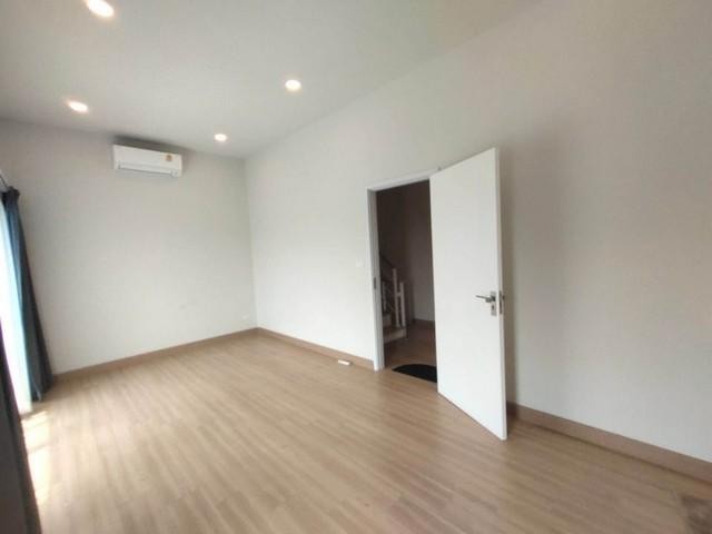 ให้เช่าบ้านเดี่ยว 2 ชั้น ถนน หทัยราษฎร์ โครงการ บริทาเนีย วงแหวน-จตุโชติ มี 3 ห้องนอน 3 ห้องน้ำ