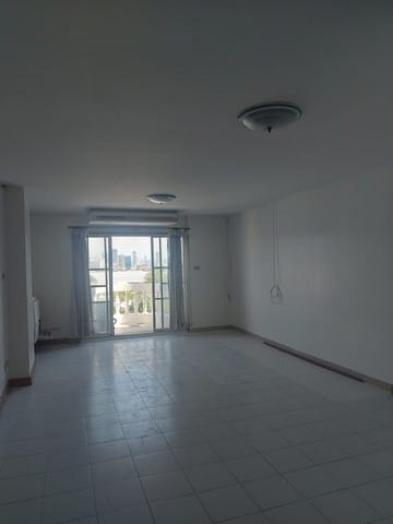 คอนโดเพ็ญศิริเพลส สตูดิโอ ห้องเปล่า 34.60 Sqm ถ.พหลโยธิน32 BTS เสนานิคม ชั้น 7 ระเบียงทิศใต้