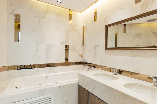 2-Bedroom Penthouse for Rent & Sale at Belle Grand Rama 9, near MRT Phra Ram 9