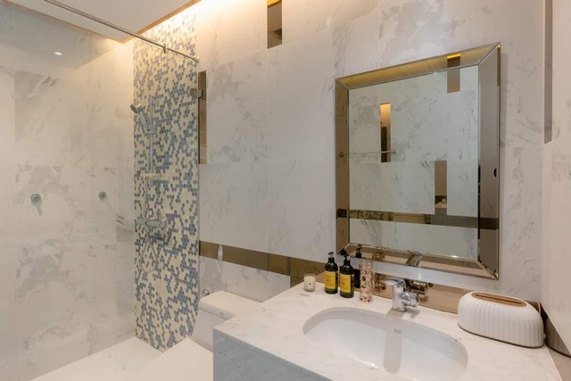 2-Bedroom Penthouse for Rent & Sale at Belle Grand Rama 9, near MRT Phra Ram 9