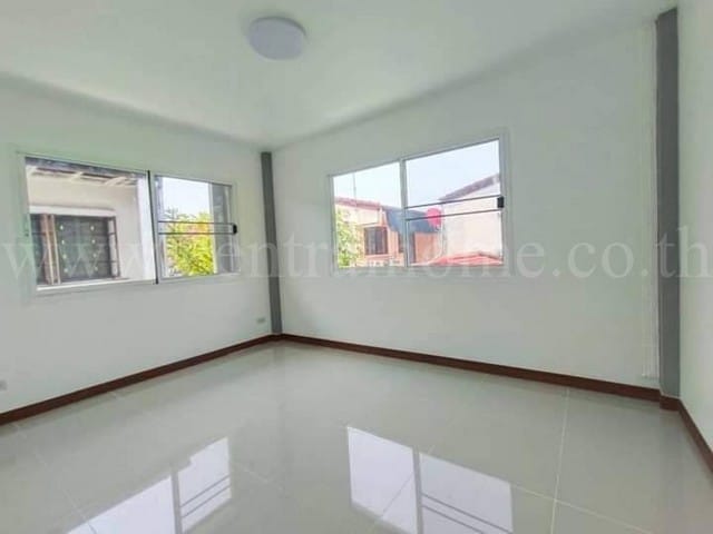 ทาวน์เฮ้าส์หลังมุม หมู่บ้านบุศรินทร์ บางบัวทอง รีโนเวททั้งหลัง ใกล้ ตลาดสดบางใหญ่