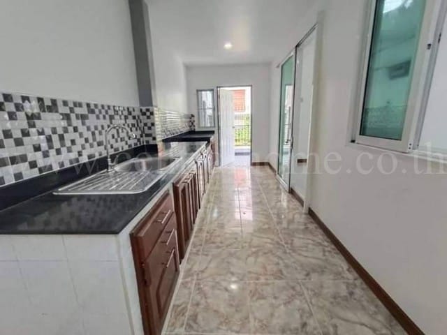 ทาวน์เฮ้าส์หลังมุม หมู่บ้านบุศรินทร์ บางบัวทอง รีโนเวททั้งหลัง ใกล้ ตลาดสดบางใหญ่