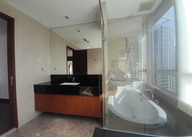 LV52045 ให้เช่า  คอนโด Baan Rajprasong Condominium Duplex Penthouse ใกล้ BTS ราชดำริ อาคารชุดบ้านราชประสงค์