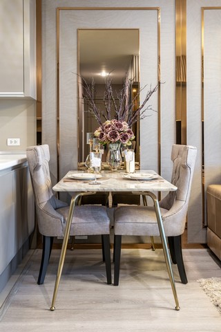 ประกาศขาย Happy Condo ลาดพร้าว 101 แบบ 2 นอน เลี้ยงสัตว์ได้ Furniture Built in  brand names