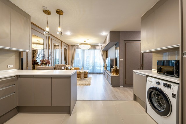 ประกาศขาย Happy Condo ลาดพร้าว 101 แบบ 2 นอน เลี้ยงสัตว์ได้ Furniture Built in  brand names
