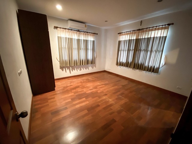 ขายบ้านเดี่ยวโครงการ : หมู่บ้านลัดดารมย์ อิลิแกนซ์ กรุงเทพมหานคร