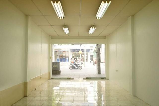 PON-63641 ให้เช่าอาคารพาณิชย์ 4.5 ชั้น ใกล้โรงแรมโอเรียนเต็ล ติดริมถนนเจริญกรุง (แบ่งเช่าได้)