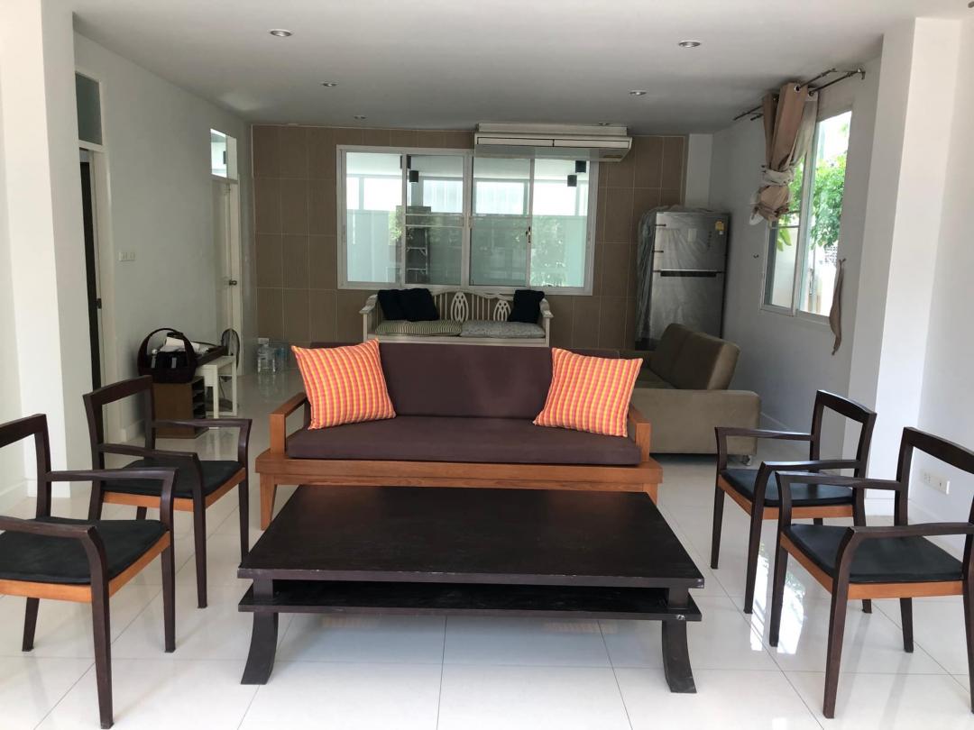 ให้เช่าบ้านแฝด 3 ชั้น รีโนเวทใหม่ย่านตลาดพลู ธนบุรี ใกล้รBTS วุฒากาศ