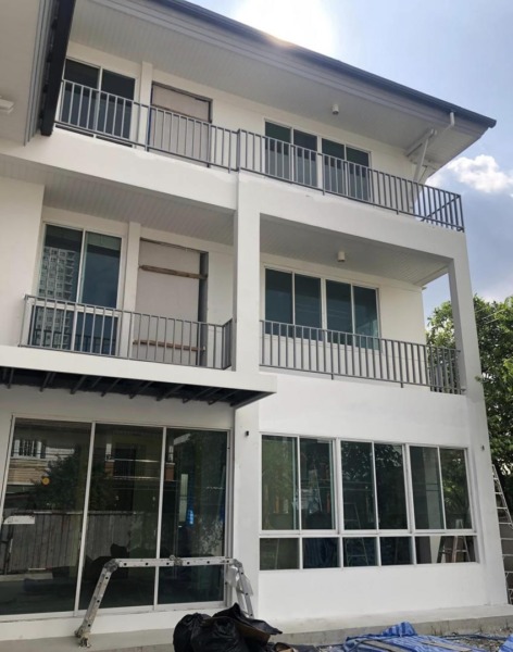 ให้เช่าบ้านแฝด 3 ชั้น รีโนเวทใหม่ย่านตลาดพลู ธนบุรี ใกล้รBTS วุฒากาศ