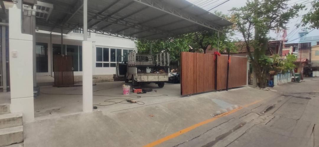 ให้เช่าบ้านแฝด 3 ชั้น รีโนเวทใหม่ย่านตลาดพลู ธนบุรี ใกล้รBTS วุฒากาศ