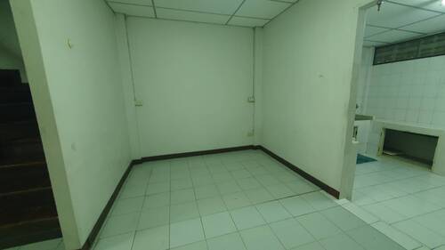 ขายถูกทาวน์เฮ้าส 3 ชั้น หมู่บ้านพงษ์ศิริชัย 4 17 ตรว. 4 ห้องนอน 3 ห้องน้ำ 1 ที่จอดรถ ฟรีเฟอร์ฯ หน้าบ้านหันทางทิศตะวันออก บ้านเลขที่สวย