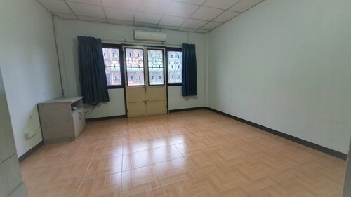 ขายถูกทาวน์เฮ้าส 3 ชั้น หมู่บ้านพงษ์ศิริชัย 4 17 ตรว. 4 ห้องนอน 3 ห้องน้ำ 1 ที่จอดรถ ฟรีเฟอร์ฯ หน้าบ้านหันทางทิศตะวันออก บ้านเลขที่สวย
