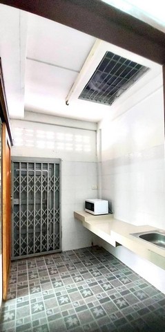 S2376 ให้เช่าและขายทาวน์เฮ้าส์ 2 ชั้น ซอยอ่อนนุช ใกล้ตลาดเอี่ยม ศรีนครินทร์