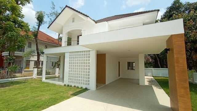 บ้านเดี่ยว หลังใหญ่ 2 ชั้น ในหมู่บ้านมิตรมุข สันกำแพง เชียงใหม่