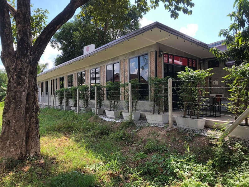 ขายที่ดิน 1ไร่ แถมฟรี บ้าน 2 หลัง 1 ร้านอาหาร เมืองทอง สนใจโทร 094 653 0915