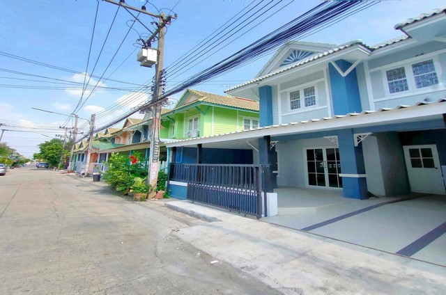 หมู่บ้านพฤกษา13  คลอง 3   แปลงใหญ่    ตกแต่งสวย    ถ.รังสิต-นครนายก คลองหลวง ปทุมธานี