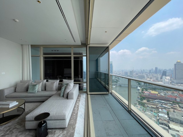 Four Seasons Private Residences. Private Luxury Residences on Chaopraya River