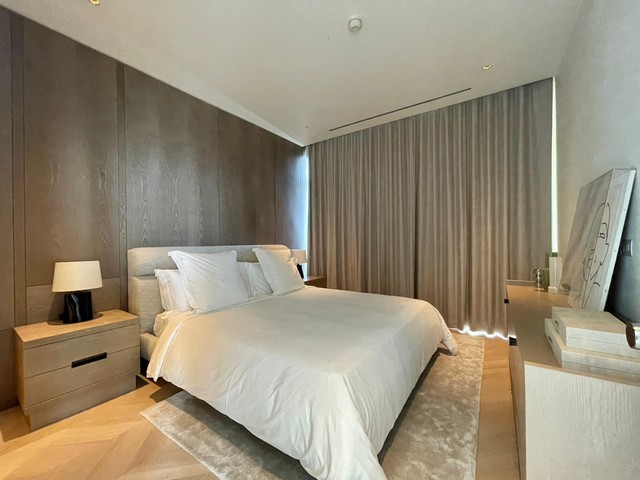Four Seasons Private Residences. Private Luxury Residences on Chaopraya River