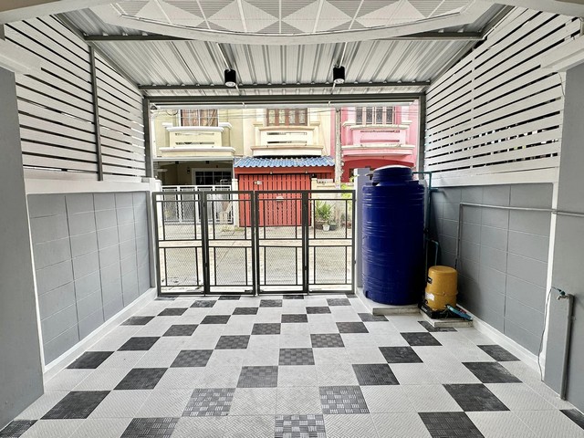 บ้านนริศา บ้านกล้วย ไทรน้อย ขายบ้านทาวน์เฮาส์ 2ชั้น จ.นนทบุรี