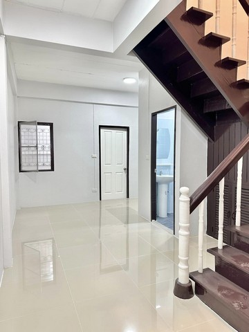 บ้านนริศา บ้านกล้วย ไทรน้อย ขายบ้านทาวน์เฮาส์ 2ชั้น จ.นนทบุรี
