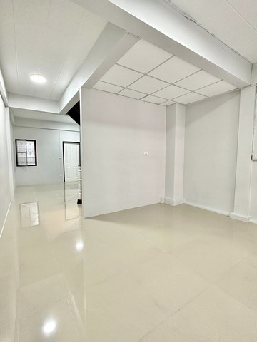 บ้านนริศา บ้านกล้วย ไทรน้อย ขายบ้านทาวน์เฮาส์ 2ชั้น จ.นนทบุรี