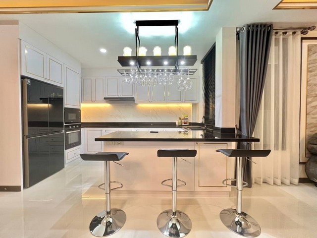 LV52079 ขาย บ้านพูลวิลล่าสร้างใหม่ ชั้นเดียว MODERN LUXURY POOL VILLA ฟังชั่นครบ สระว่ายน้ำและสวนขนาดใหญ่