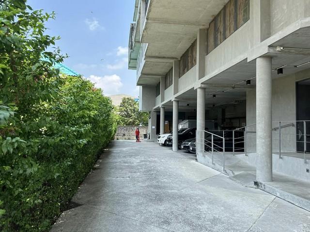 ขายให้เช่าอาคารพาณิชย์ 3 ชั้น พื้นที่ใช้สอยกว่า 1,000 ตรม.ย่านอ่อนนุช ใกล้ธัญญาพาร์ค เดินทางสะดวก เหมาะทำสำนักงาน Office