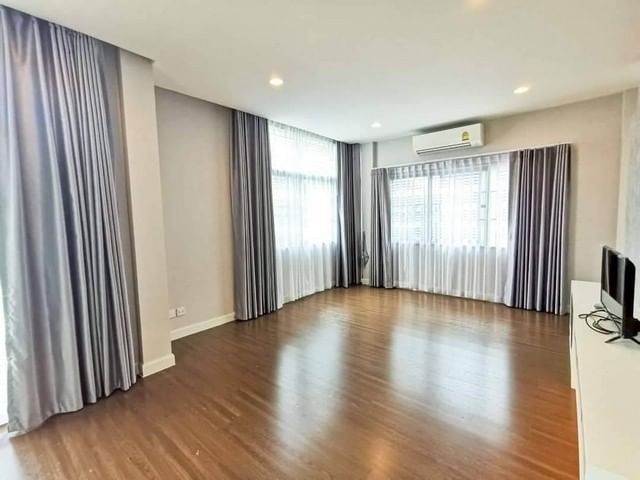 ให้เช่า บ้านเดี่ยว 2 ชั้น โครงการ เศรษฐสิริ พัฒนาการ 87 บ้านใหม่ไม่เคยเข้าอยู่ หลังมุม ถนนพัฒนาการ เขตประเวศ หันทิศตะวันออกเฉียงเหนือ